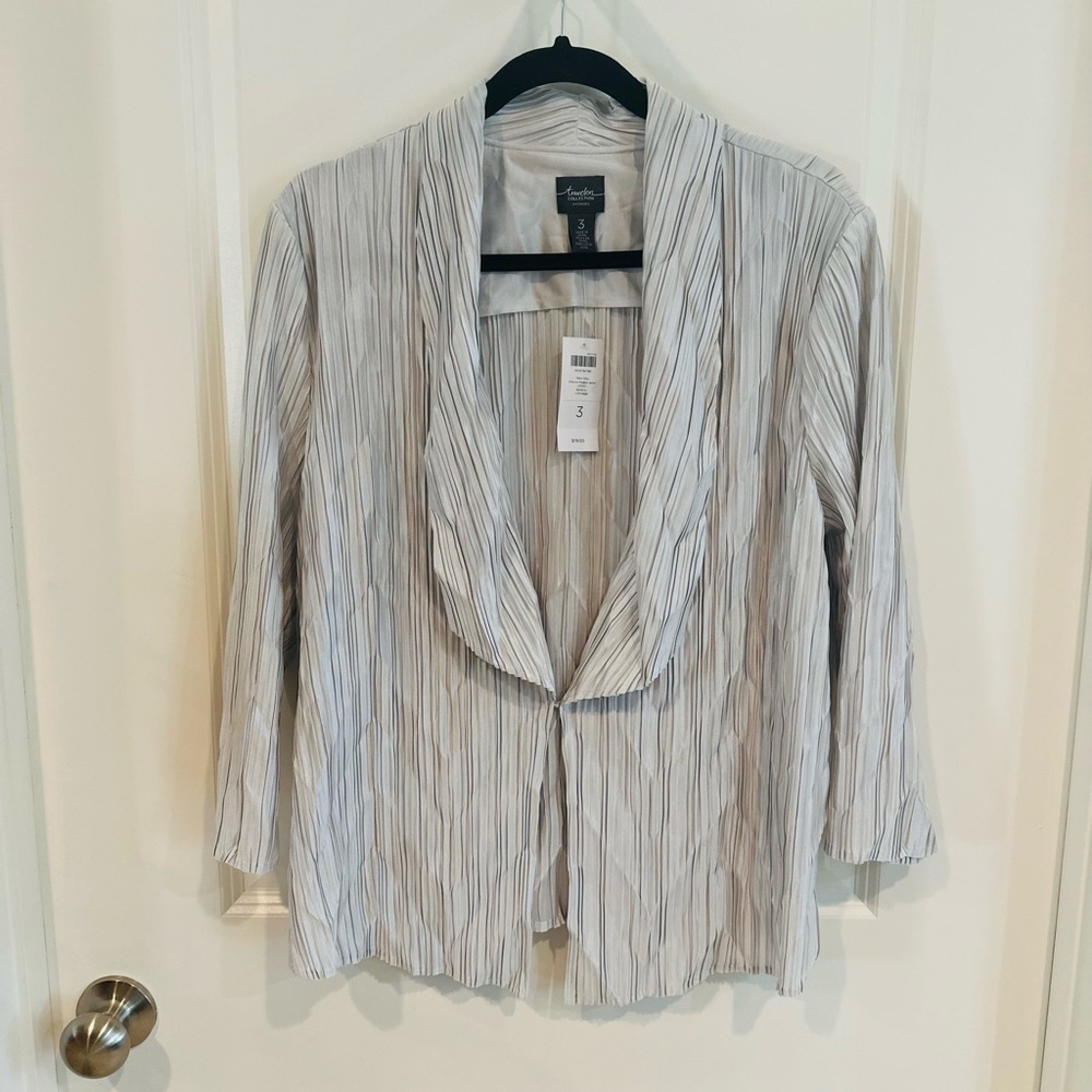 Chico's Travelers Silver Jacket - SZ 3  NWT